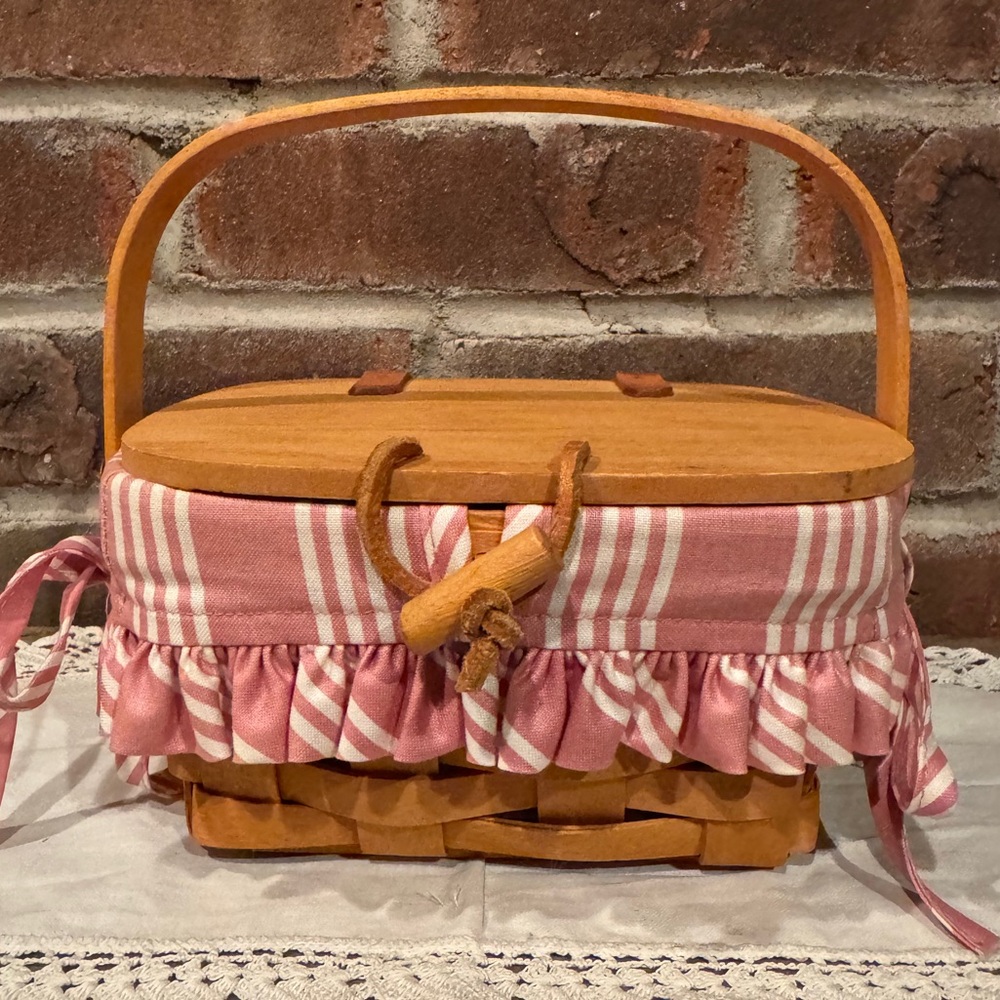 1999 Longaberger kiddie purse with liner and protector